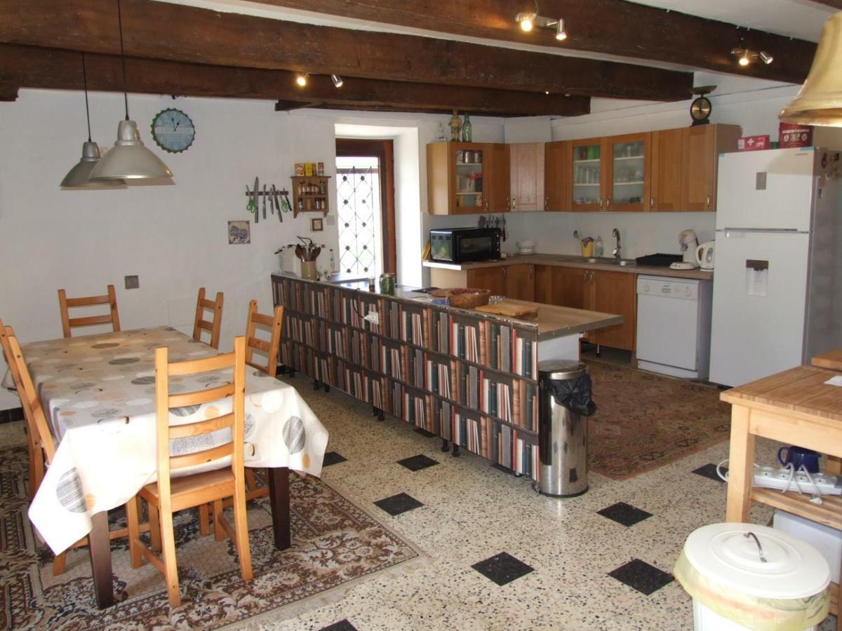 Le Vieux Couvent Villa Deviat Екстериор снимка